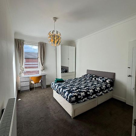 The Urban Retreat Apartment Единбург Екстериор снимка