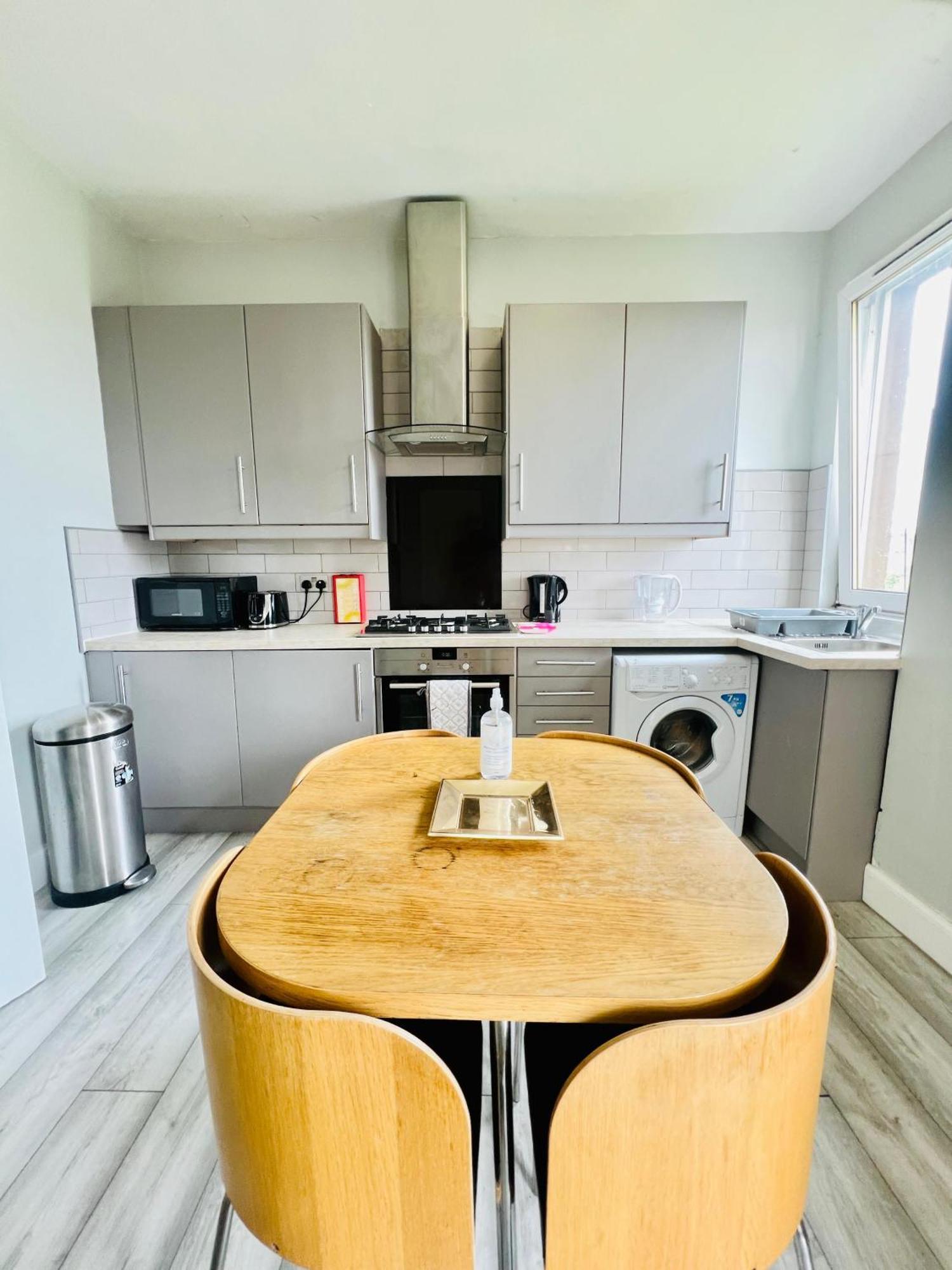 The Urban Retreat Apartment Единбург Екстериор снимка